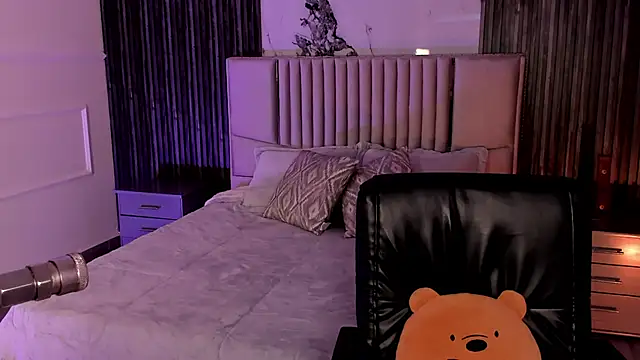 Lillyortiz online show from February 2026 07:43:02 PM