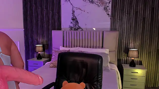 Lillyortiz online show from July 2026 01:20:01 PM