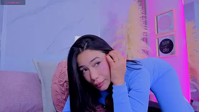 Chlooee   online show from December 2025 01:47:01 AM