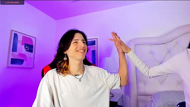 sett and gwen online show from December 2024 08:15:01 PM