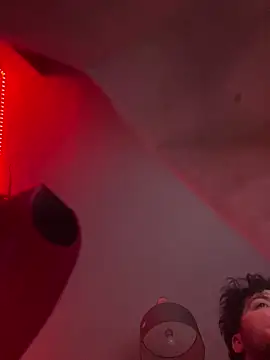 Snapshot of ouiiii27 chatting on December 2024 05:31:02 AM ouiiii27 online show from December 2024 05:31:02 AM