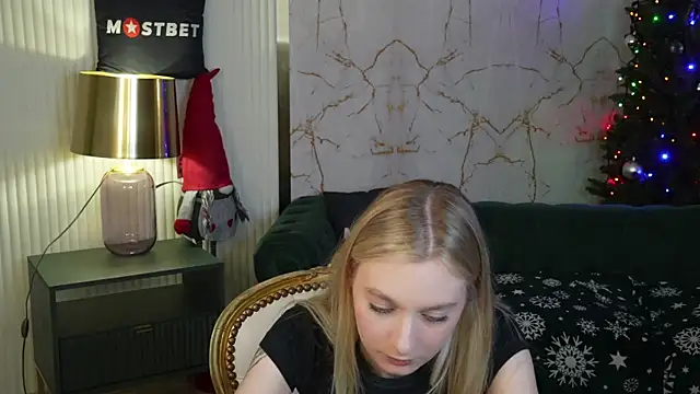 Ewa Pearl online show from January 2025 11:43:02 AM