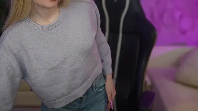 Ewa Pearl online show from March 2025 01:49:02 PM