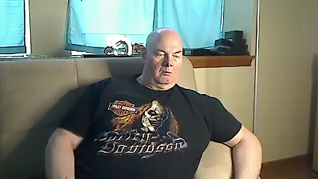 harley99574 online show from December 2024 05:08:01 PM