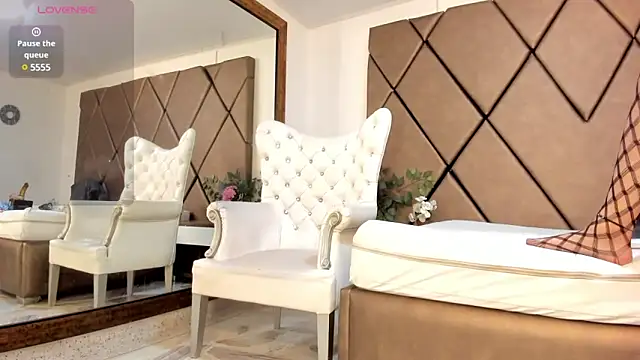 Snapshot of LunitaDiva chatting on February 2025 12:48:01 PM LunitaDiva online show from February 2025 12:48:01 PM