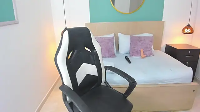 linda rios  online show from February 2025 02:11:02 AM