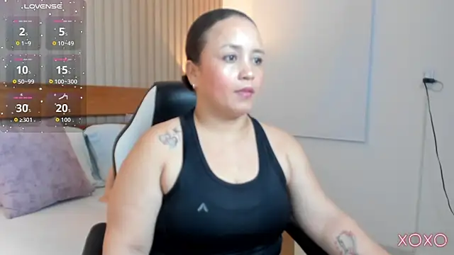 Snapshot of linda_rios_ chatting on June 2026 08:37:02 PM linda rios online show from June 2026 08:37:02 PM