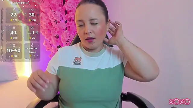 Snapshot of linda_rios_ chatting on June 2026 08:22:01 PM linda rios online show from June 2026 08:22:01 PM