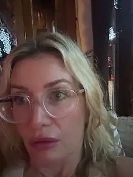 Englishhotwife4u online show from January 2025 05:42:02 PM