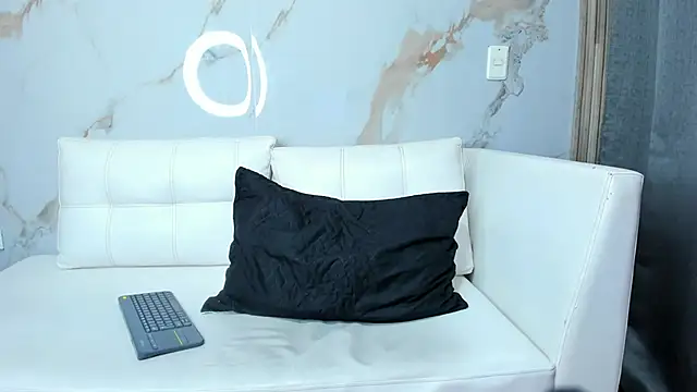 Milaspetite online show from February 2025 12:25:01 AM