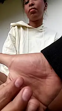 Snapshot of valkirya_7 chatting on October 2025 02:04:02 PM valkirya 7 online show from October 2025 02:04:02 PM