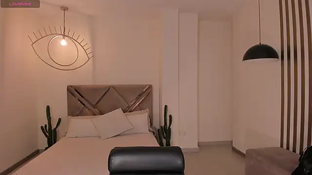 MiaFarrell  online show from March 2026 06:13:02 PM