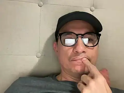 alex ruiz85 online show from December 2025 12:49:02 AM