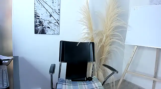 africa holmes online show from February 2025 01:48:02 AM