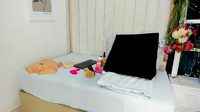 africa holmes online show from November 2025 02:44:01 AM