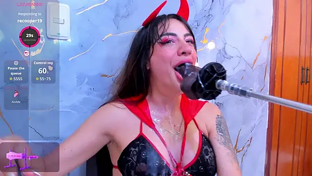 Snapshot of violett_collins_ chatting on October 2025 01:48:02 AM violett collins online show from October 2025 01:48:02 AM