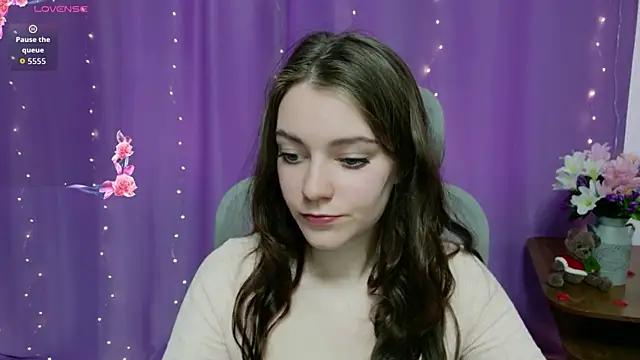 Lana  Cute  online show from April 2026 01:17:02 PM