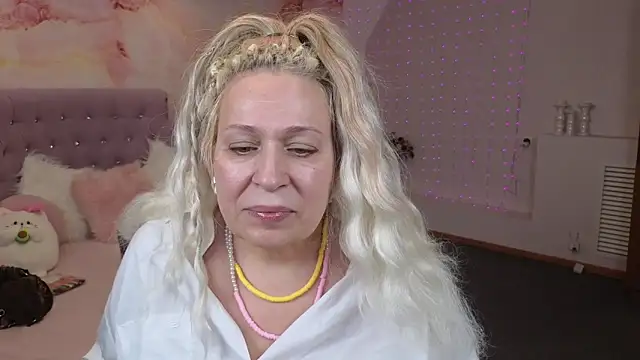 Penelope Pinky online show from January 2025 04:59:02 PM