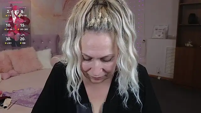 Penelope Pinky online show from February 2025 08:42:01 PM