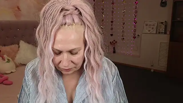 Penelope Pinky online show from February 2025 08:41:01 PM