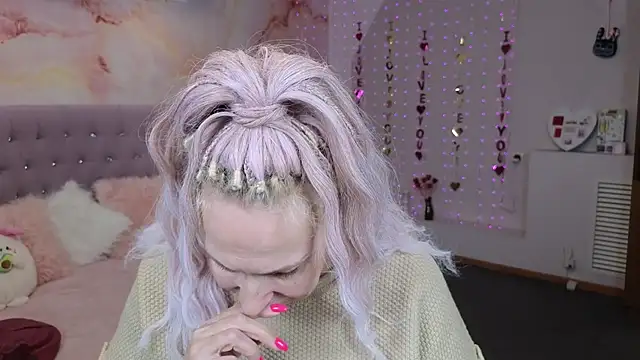 Penelope Pinky online show from March 2025 05:35:02 PM