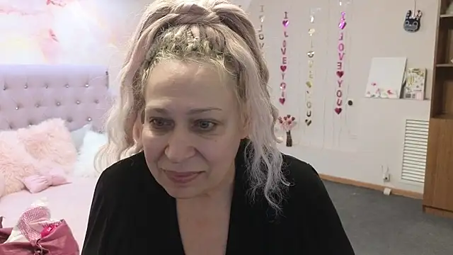 Penelope Pinky online show from March 2025 04:37:02 AM