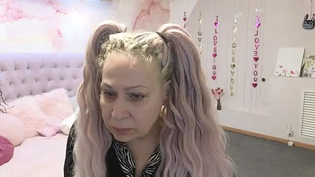 Penelope Pinky online show from March 2025 04:03:01 AM