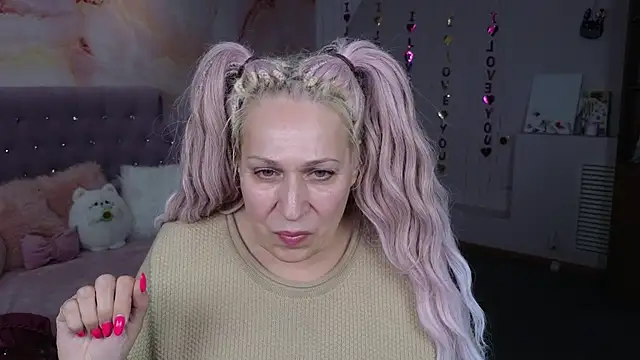 Penelope Pinky online show from March 2025 05:17:02 PM