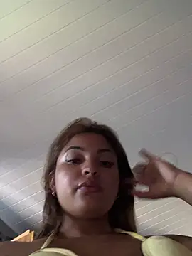 Nicollygriu online show from February 2026 01:53:02 PM