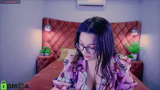 ZarifaBev online show from December 2024 10:55:01 PM