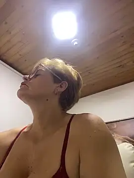 Adeellee  online show from November 2025 10:05:01 AM