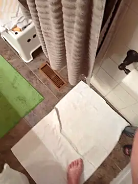 Snapshot of AndysBigOne chatting on October 2025 08:17:01 PM AndysBigOne online show from October 2025 08:17:01 PM