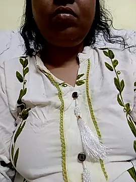 Snapshot of sunita-doll chatting on May 2026 10:53:02 AM sunita-doll online show from May 2026 10:53:02 AM