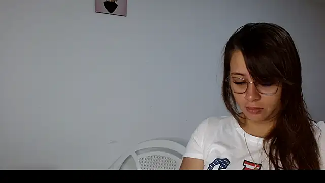 Snapshot of Paloma_Desire chatting on November 2025 01:21:02 PM Paloma Desire online show from November 2025 01:21:02 PM