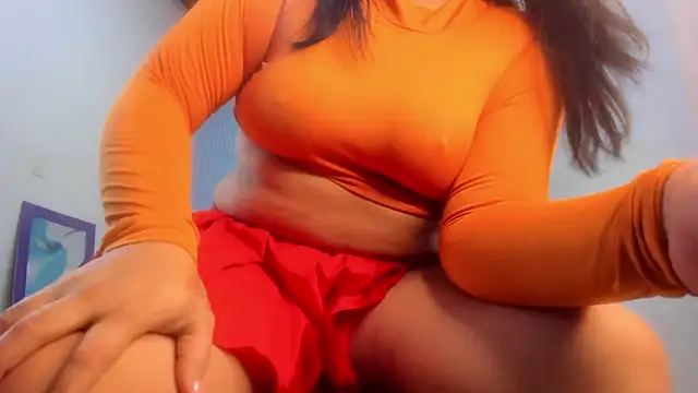 Danniela18  online show from March 2025 03:42:02 PM