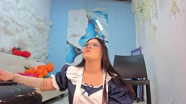 Danniela18  online show from April 2026 12:18:02 PM