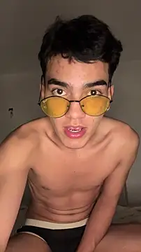 Snapshot of snakeeboy chatting on March 2026 04:58:01 AM snakeeboy online show from March 2026 04:58:01 AM