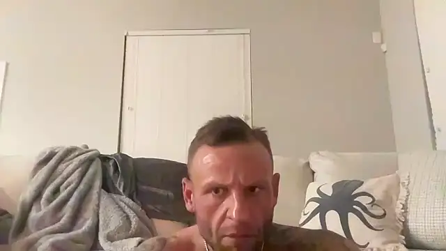 heavyhitta83 online show from January 2025 05:30:01 AM