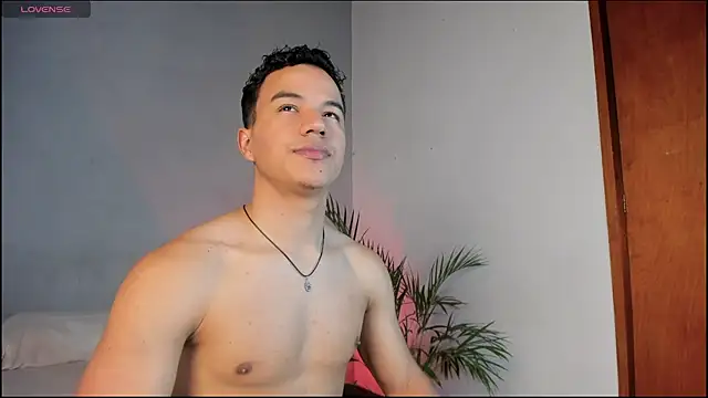 Snapshot of lucas_wellx chatting on February 2026 04:33:01 AM lucas wellx online show from February 2026 04:33:01 AM