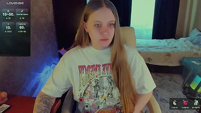 Snapshot of Alice_Dreamgirl_ chatting on February 2025 01:07:01 PM Alice Dreamgirl online show from February 2025 01:07:01 PM