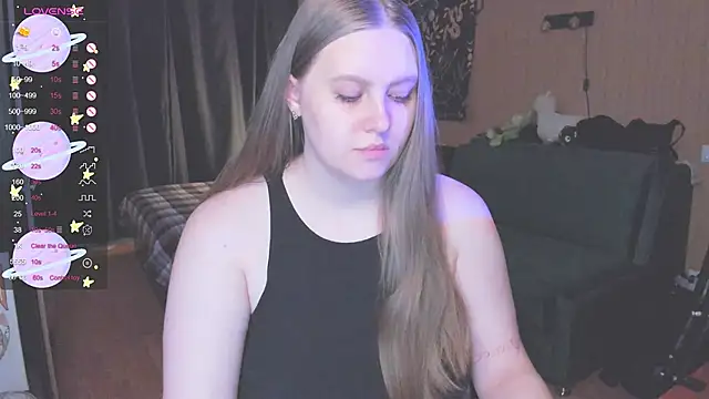 Snapshot of Alice_Dreamgirl_ chatting on October 2025 11:00:02 AM Alice Dreamgirl online show from October 2025 11:00:02 AM