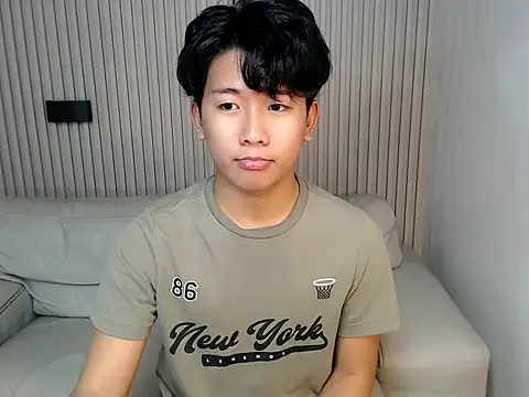 dangerzone0122 online show from April 2026 05:06:01 PM