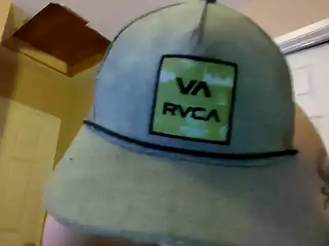 Huntzg23 online show from November 2025 10:59:01 AM