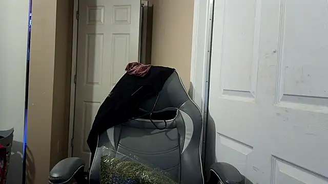 Huntzg23 online show from March 2026 10:31:02 AM