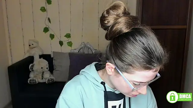 Alicia redfollow online show from February 2025 12:26:02 PM