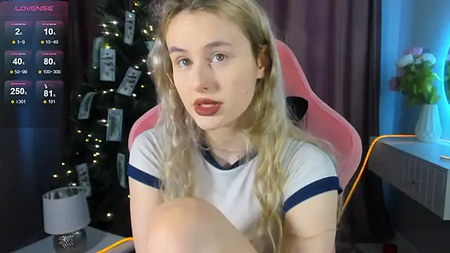 Molly Toads online show from December 2024 08:43:02 AM