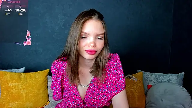 Curvy Dynamite  online show from February 2025 01:19:01 AM