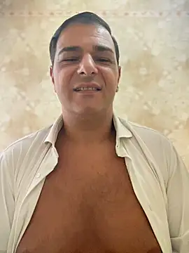 SecretlyDD online show from October 2025 07:41:01 AM