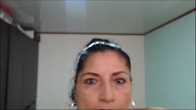 arianna ros3 online show from October 2025 03:41:01 PM