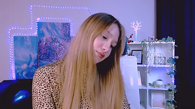 playful sophie online show from February 2025 12:38:02 AM